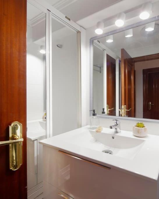 Apartamento Maura 2 Dormitorios Oviedo Zewnętrze zdjęcie